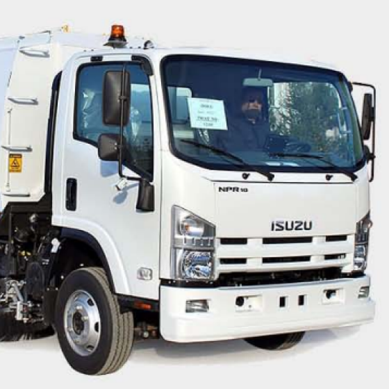 Isuzu NMR 8 Ton Vacuum Road and Run Way Sweeper